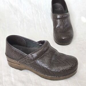 DANSKO Dark Brown Woven Embossed Leather Stapled‎ Clogs Comfort EU 36 US 5.5 - 6